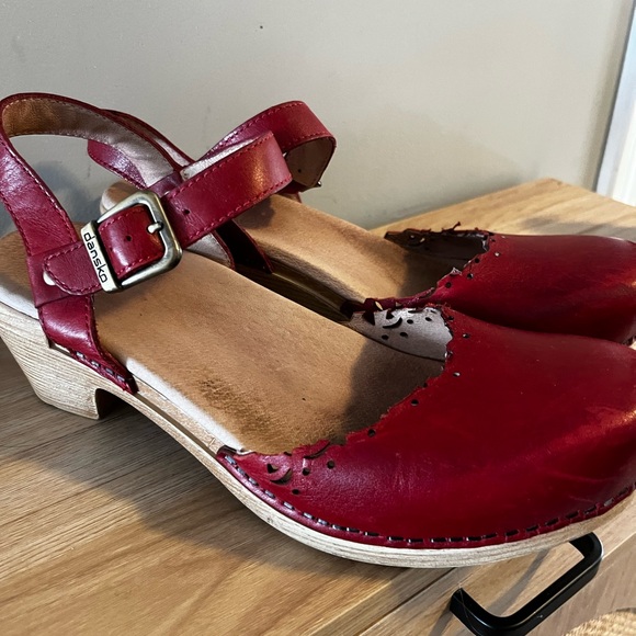 Dansko Red Leather Marta Women's Clog Mary Jane Sandals with Buckle EU 40 US 9 - Picture 3 of 10